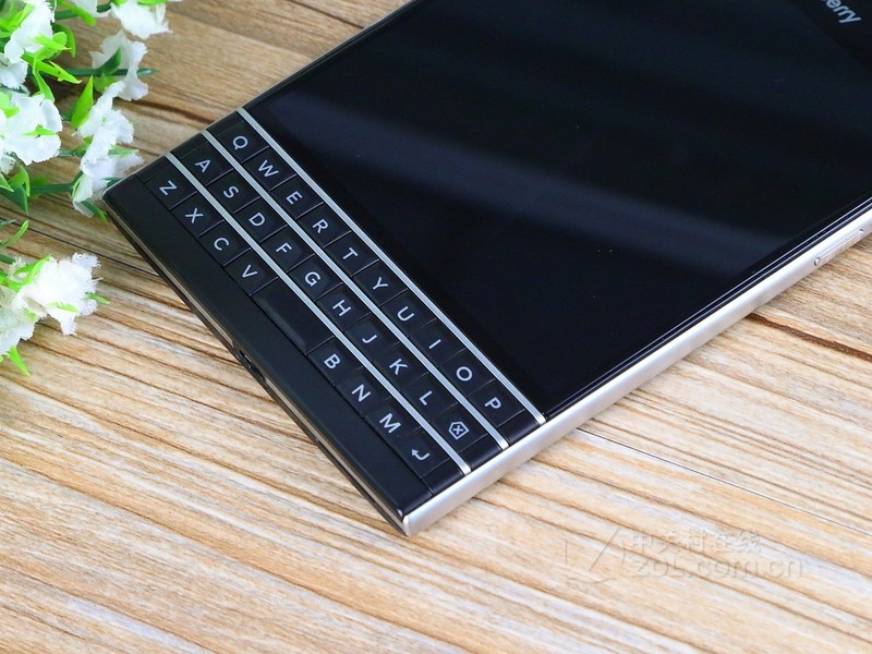 黑莓passport(q30/联通3g)图片_选机中心_凤凰数码