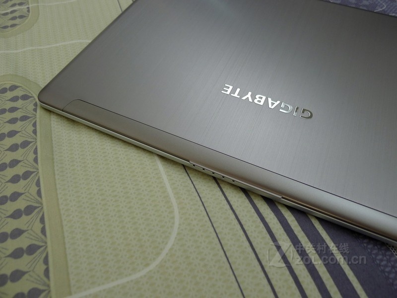 小米酷睿i7-10510u ceA0yYvmKxE92.jpg